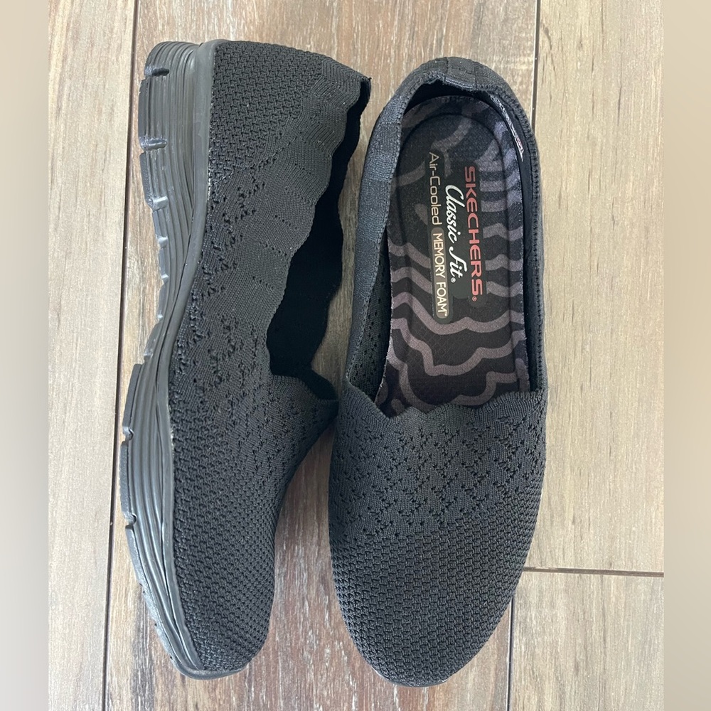 Skechers Womens Black Slip-On Knit Walking Shoes
